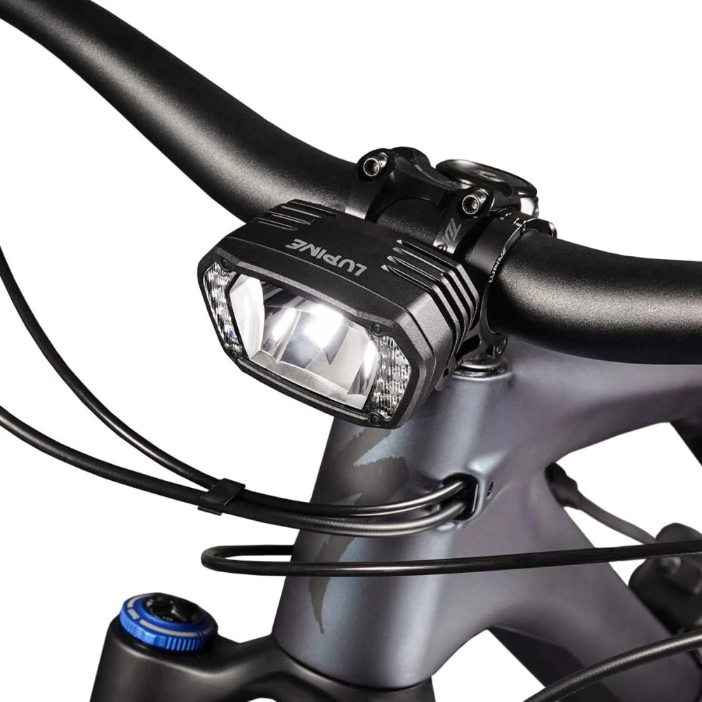 Lupine SL AX (2023) 3800 Lumen Fahrradlampe + 6.9Ah SC-Akku + 25,4 Mm SS 1 Lupine SL AX (2023) 3800 Lumen Fahrradlampe + 6.9Ah SC-Akku + 25,4 Mm SS