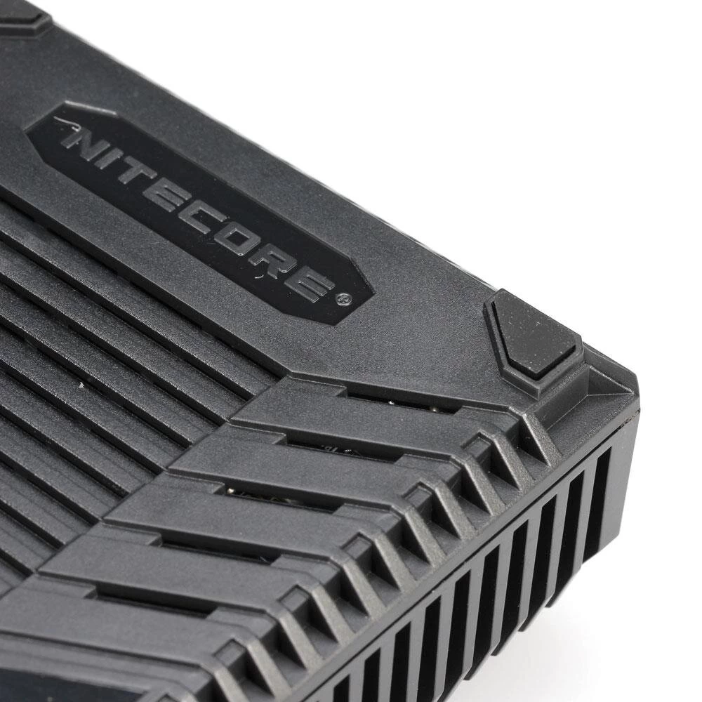 Nitecore SC4 (4-Schacht Schnellladegerät 3A) 5 Nitecore SC4 (4-Schacht Schnellladegerät 3A) – Bild 5