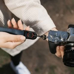 Peak Design Leash Midnight (blau) 4in1-Kameragurt Für Kleine SLR- Und Systemkameras 17 Peak Design Leash Midnight (blau) 4in1-Kameragurt Für Kleine SLR- Und Systemkameras -Outdoor Gear Verkauf peak design leash midnight blau 4in1 kameragurt fuer kleine slr und systemkameras8