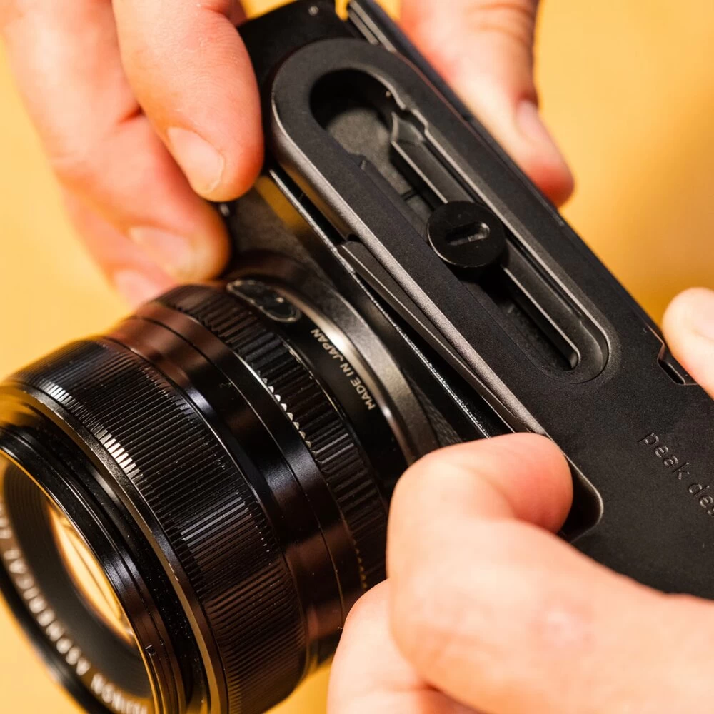 Peak Design Micro Clutch L-Plate Handschlaufe Für Kameras Mit Handgriff 3 Peak Design Micro Clutch L-Plate Handschlaufe Für Kameras Mit Handgriff – Bild 3