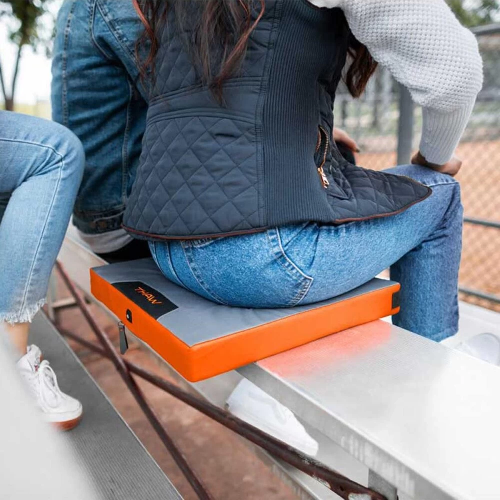 Thaw Heated Seatpad - Beheizbares Kissen Mit Powerbank 2 Thaw Heated Seatpad - Beheizbares Kissen Mit Powerbank – Bild 2